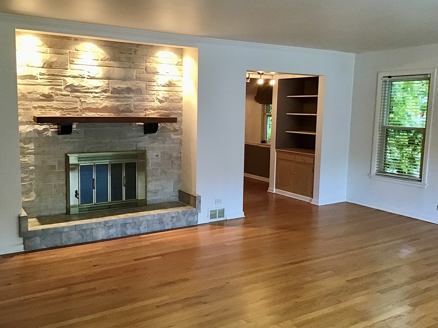 9532 Springfield Avenue Evanston, IL 60203 - Photo 5 of 23