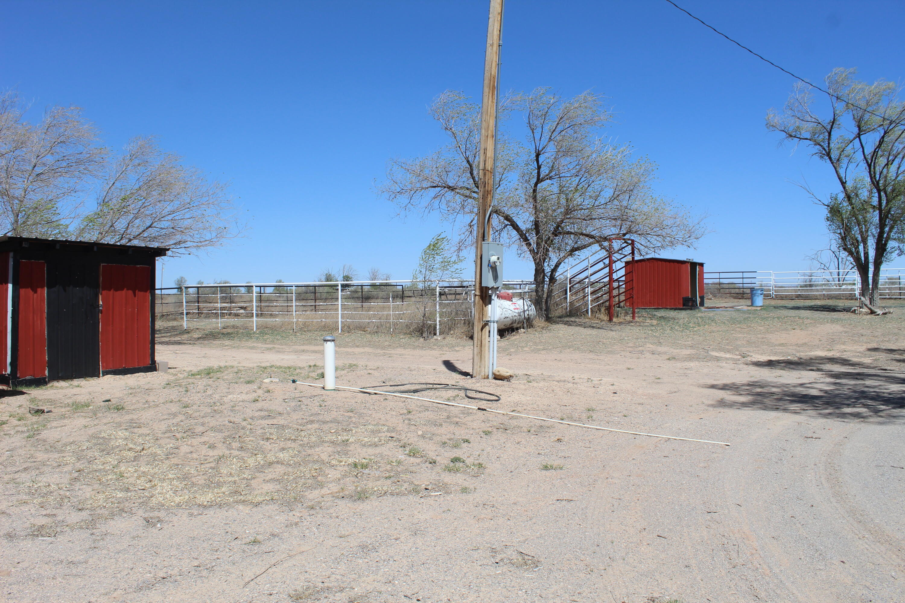 406 Abrahames Road Moriarty, NM 87035 - Photo 9 of 28 Gallery Image 9