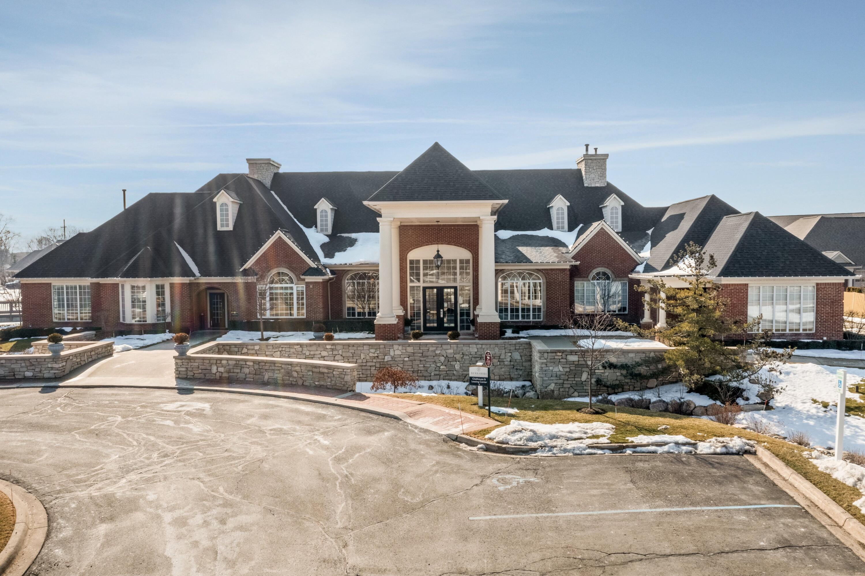 45874 South Stonewood Road Canton, MI 48187 - Photo 24 of 42 45874 S Stonewood Rd 0011