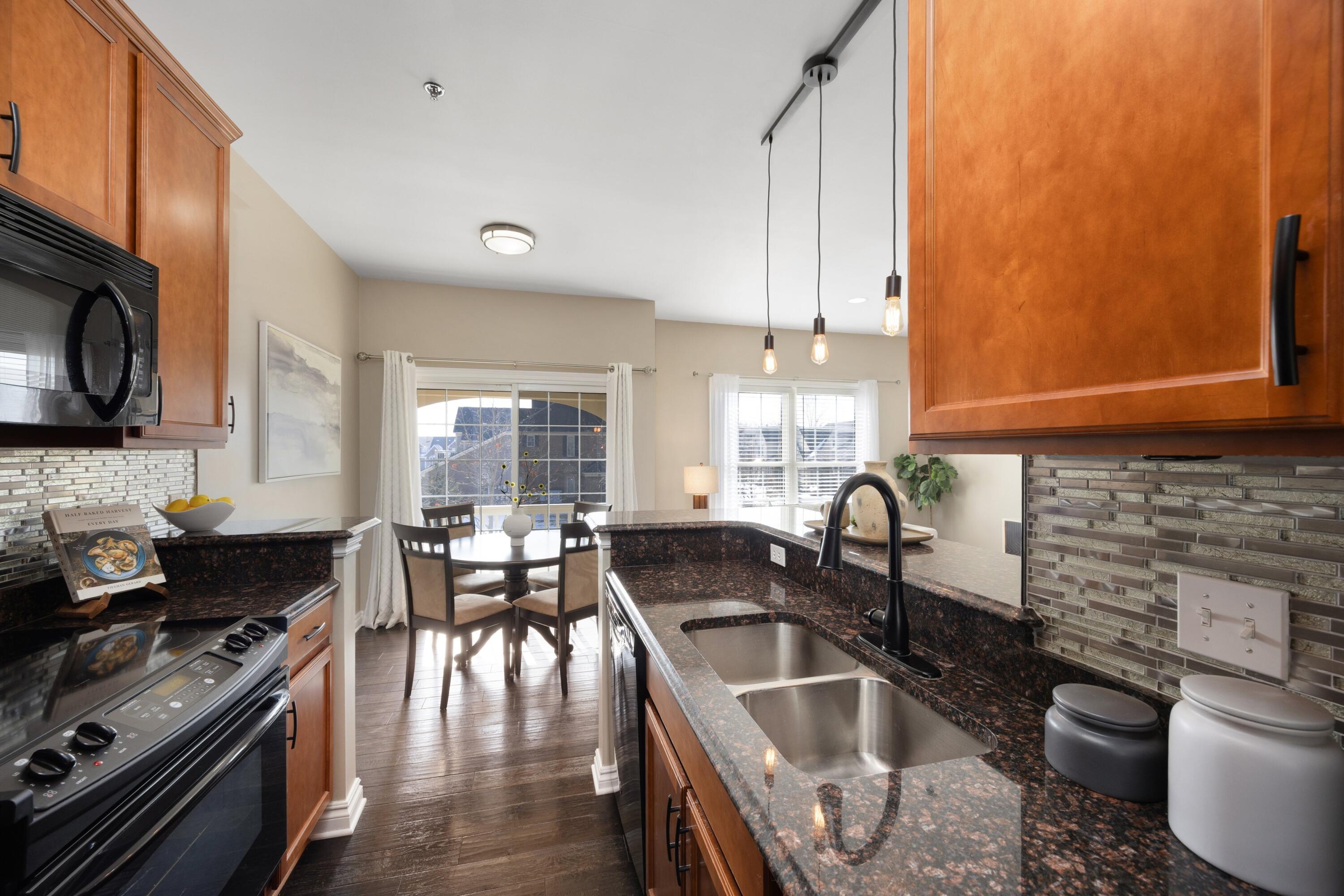 45874 South Stonewood Road Canton, MI 48187 - Photo 7 of 42 45874 S Stonewood Rd 0021