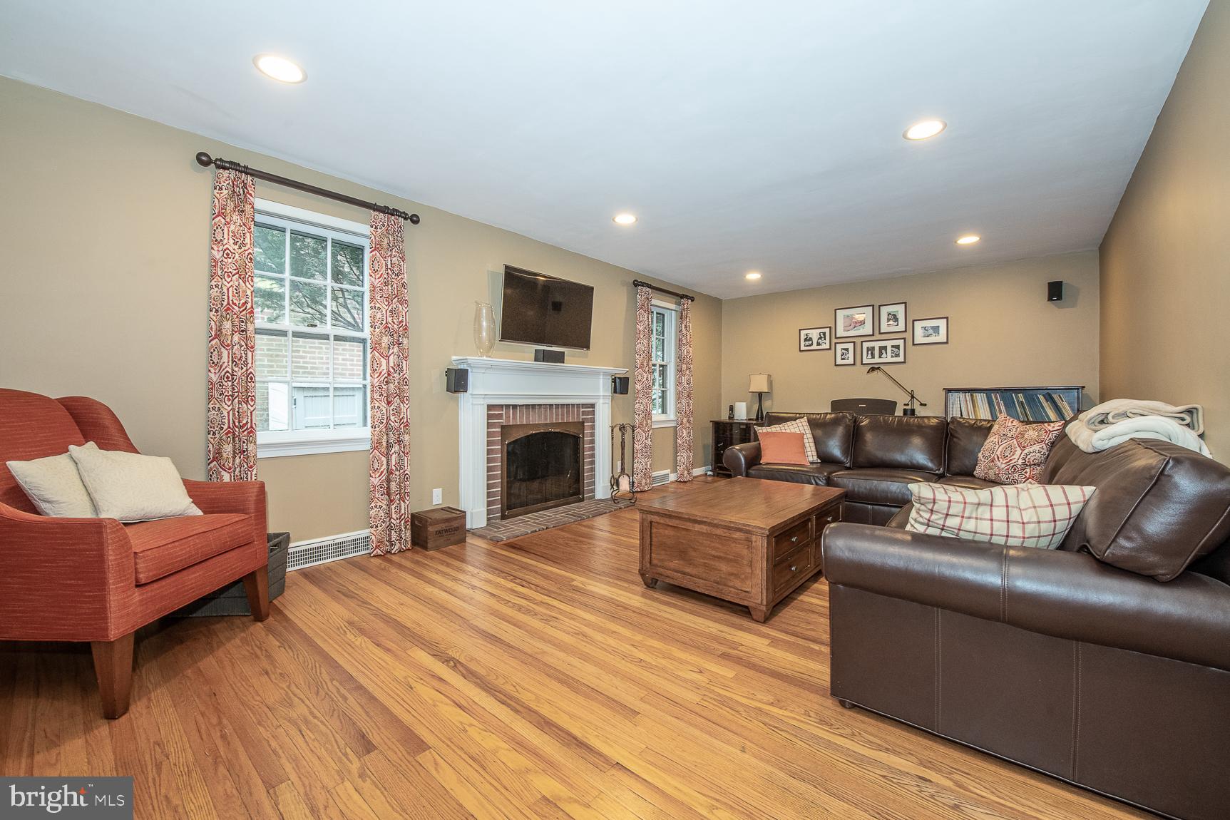 317 Hamilton Road Merion Station, PA 19066 - Photo 3 of 29 Living Room