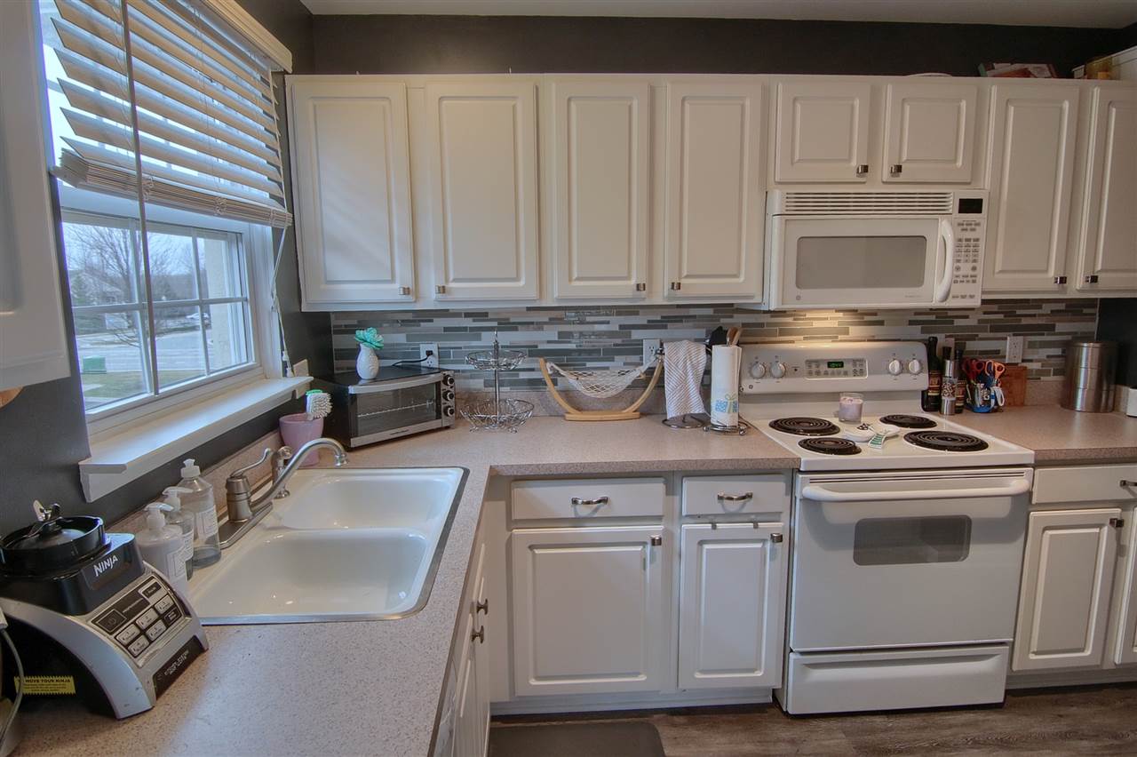 1944 Flagstone Circle Rochester, MI 48307 - Photo 12 of 23 Kitchen 2nd View