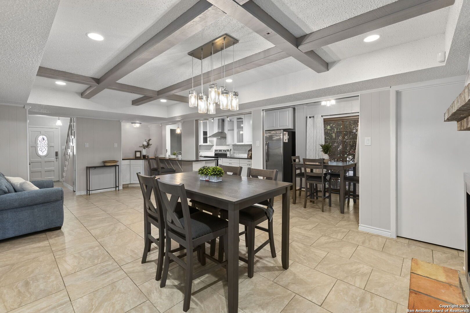 5203 Metcalf Windcrest, TX 78239 - Photo 11 of 37 a view of a dining area with furniture