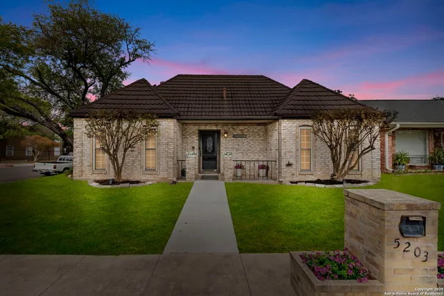 $350,000 | 5203 Metcalf, Windcrest, TX 78239