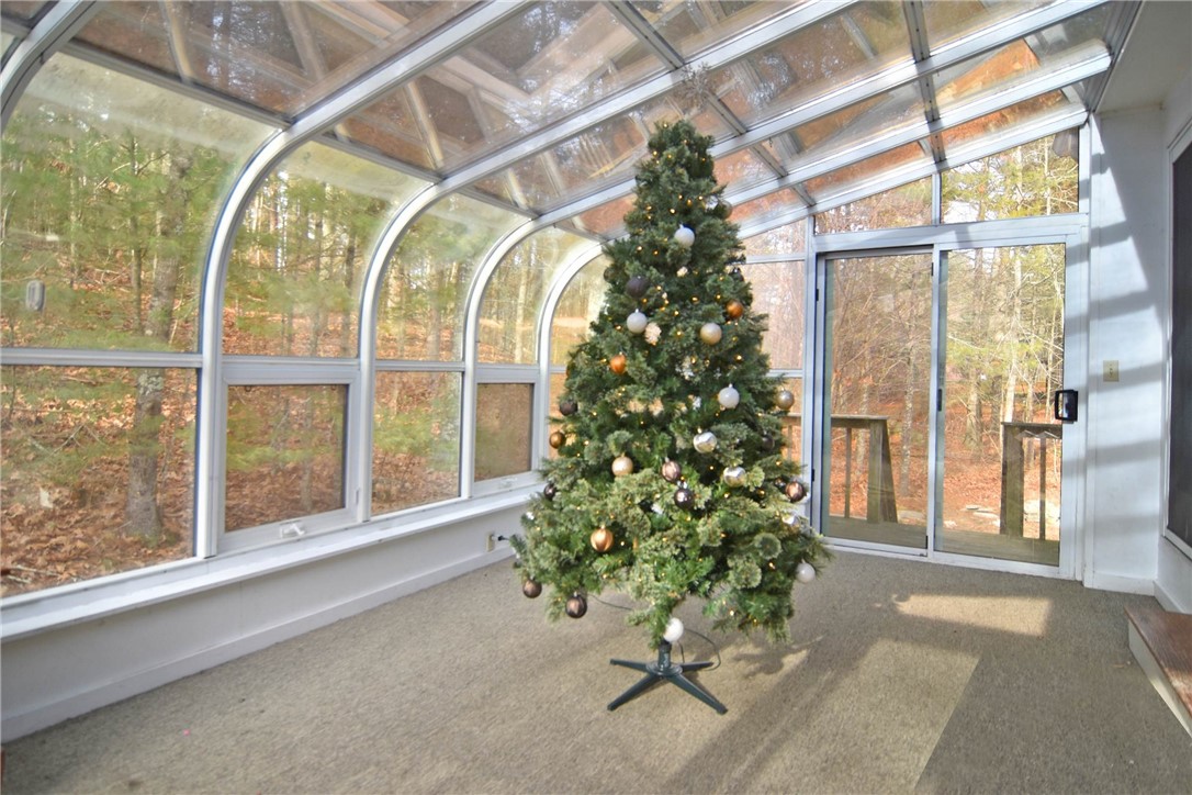 153 Fairview Avenue Hopkinton, RI 02832 - Photo 7 of 35