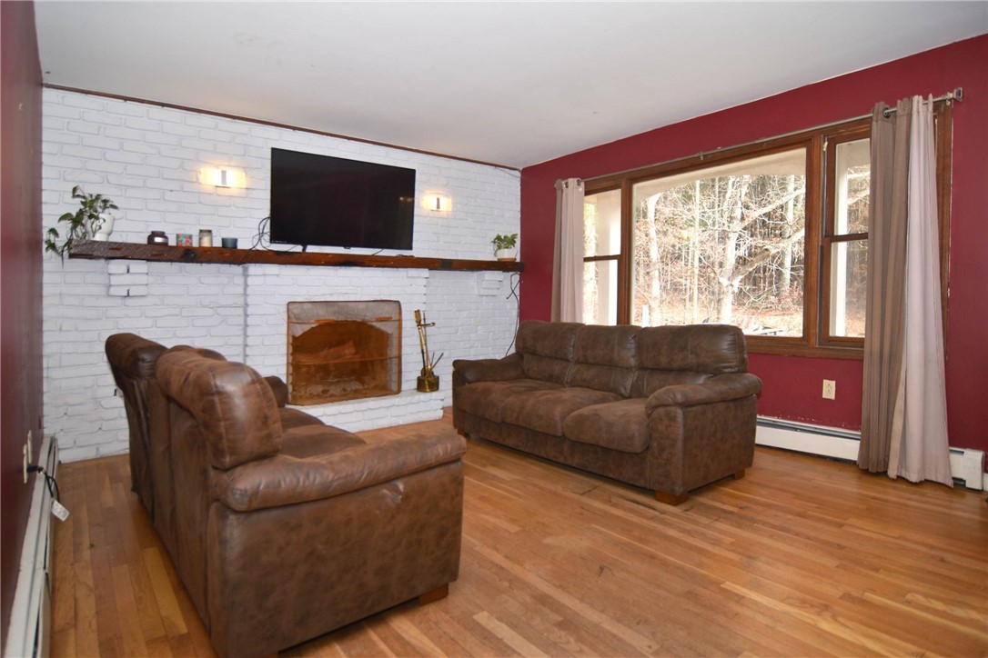 153 Fairview Avenue Hopkinton, RI 02832 - Photo 8 of 35