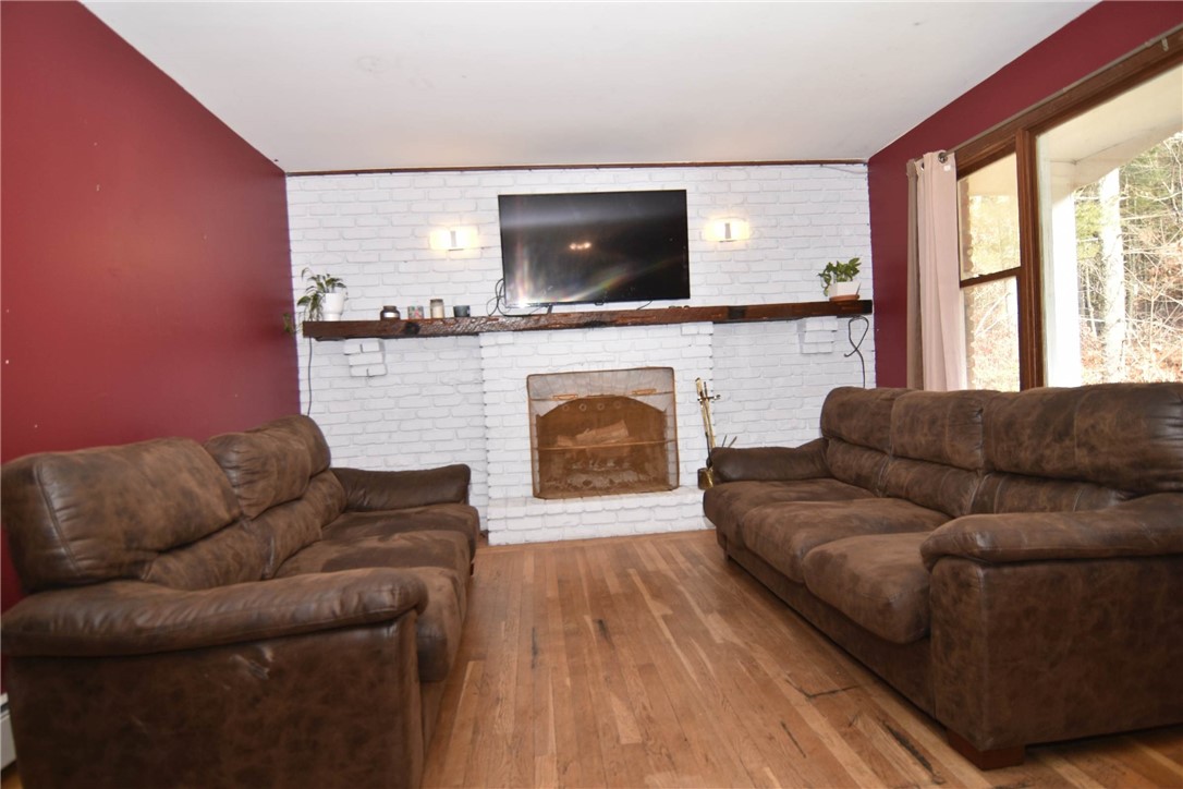 153 Fairview Avenue Hopkinton, RI 02832 - Photo 10 of 35