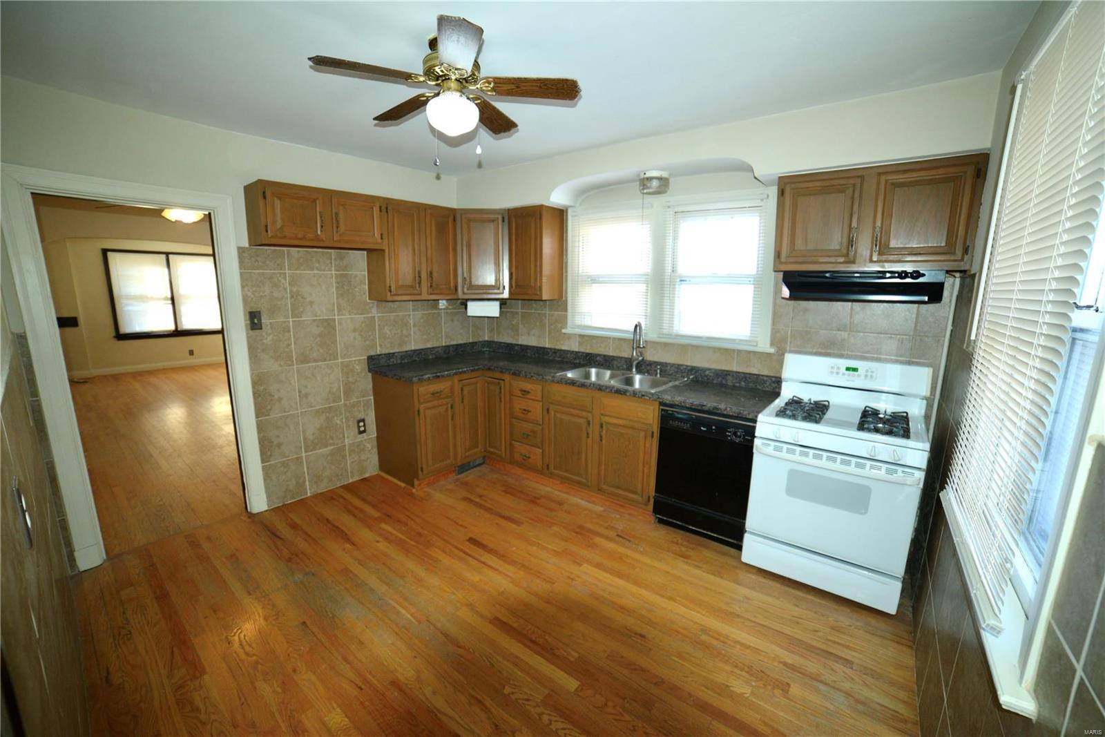 3604 Brown Road St. Louis, MO 63114 - Photo 11 of 14 Gallery Image 11