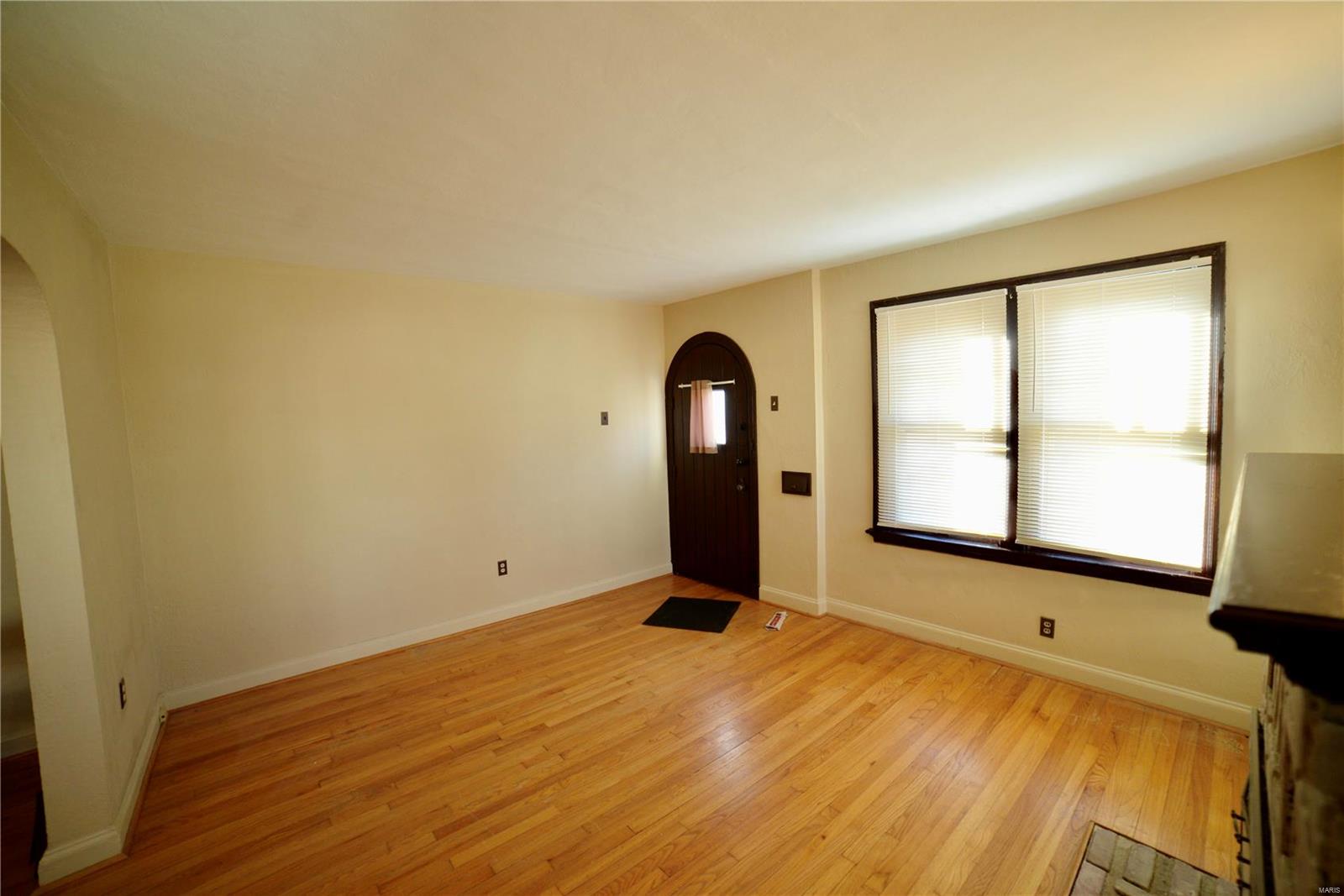 3604 Brown Road St. Louis, MO 63114 - Photo 3 of 14 Gallery Image 3