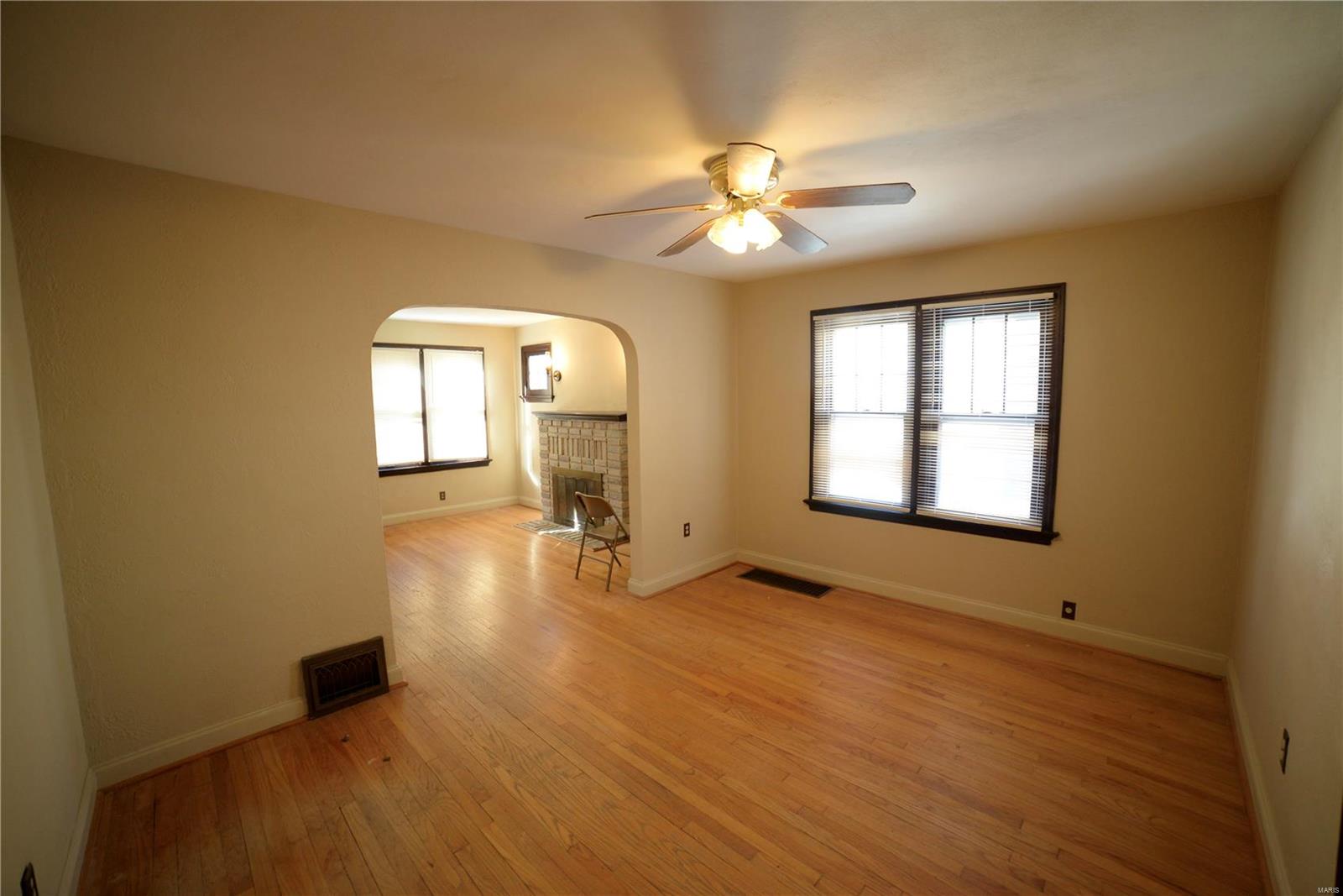 3604 Brown Road St. Louis, MO 63114 - Photo 5 of 14 Gallery Image 5