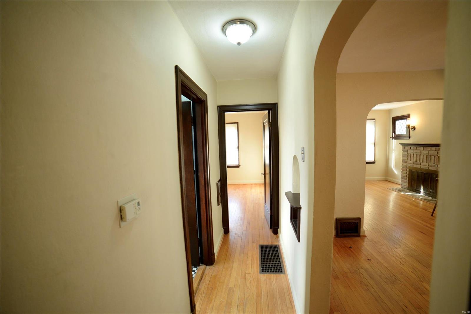 3604 Brown Road St. Louis, MO 63114 - Photo 6 of 14 Gallery Image 6