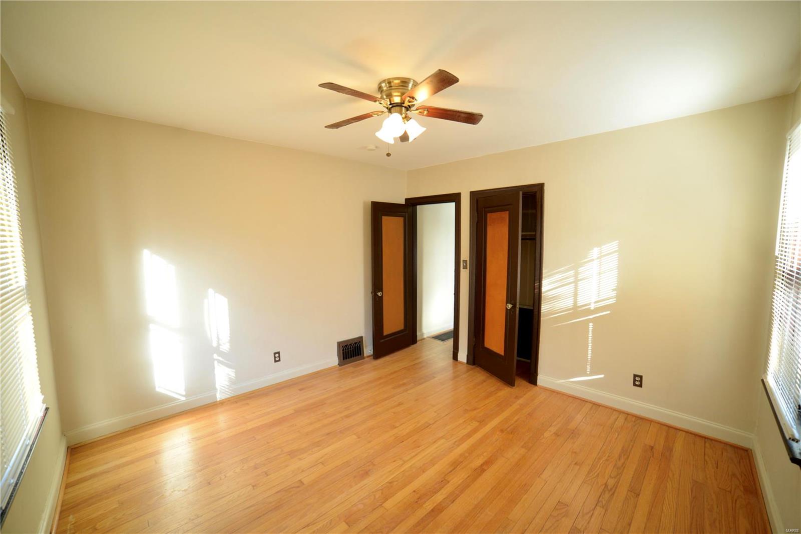 3604 Brown Road St. Louis, MO 63114 - Photo 8 of 14 Gallery Image 8