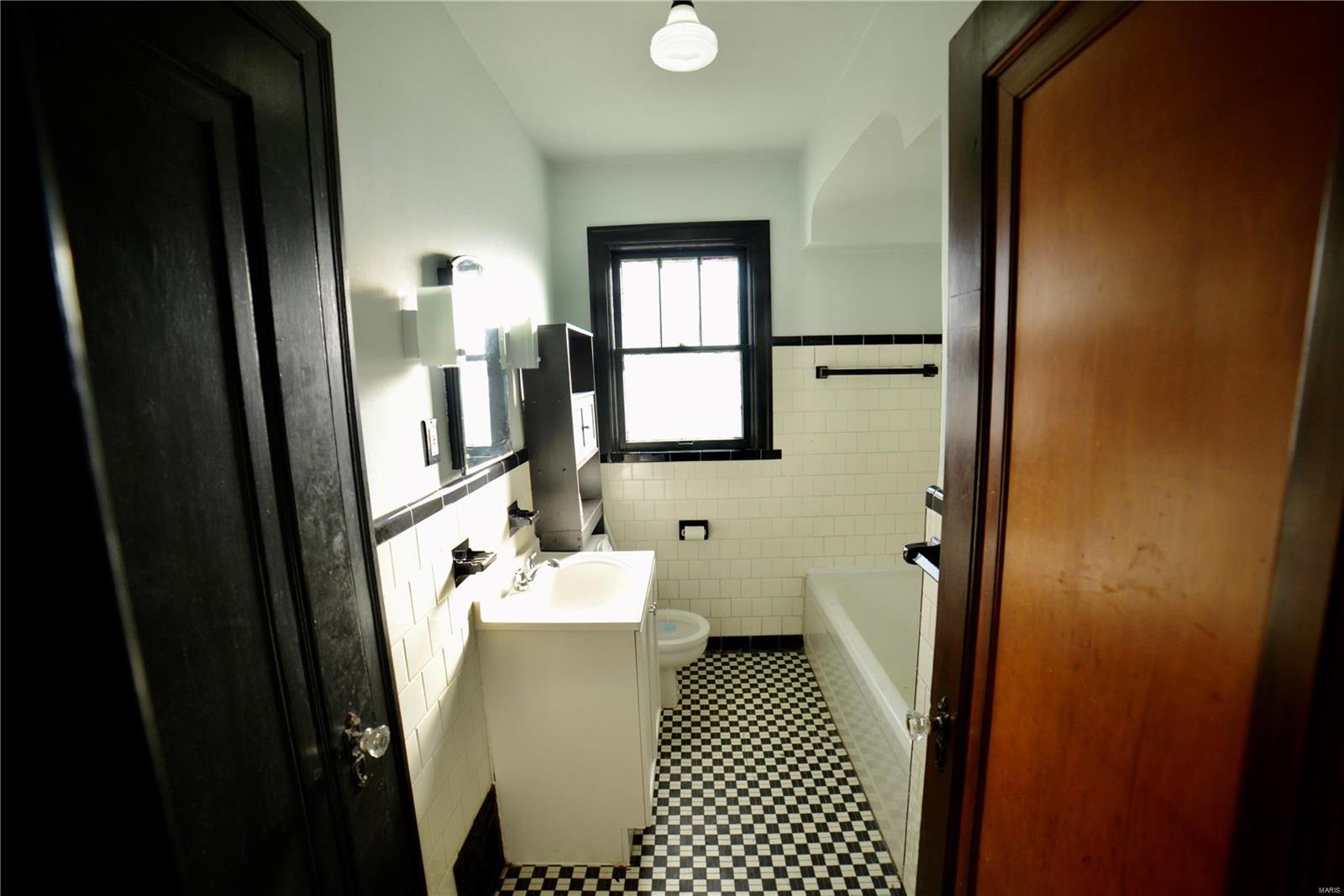3604 Brown Road St. Louis, MO 63114 - Photo 9 of 14 Gallery Image 9