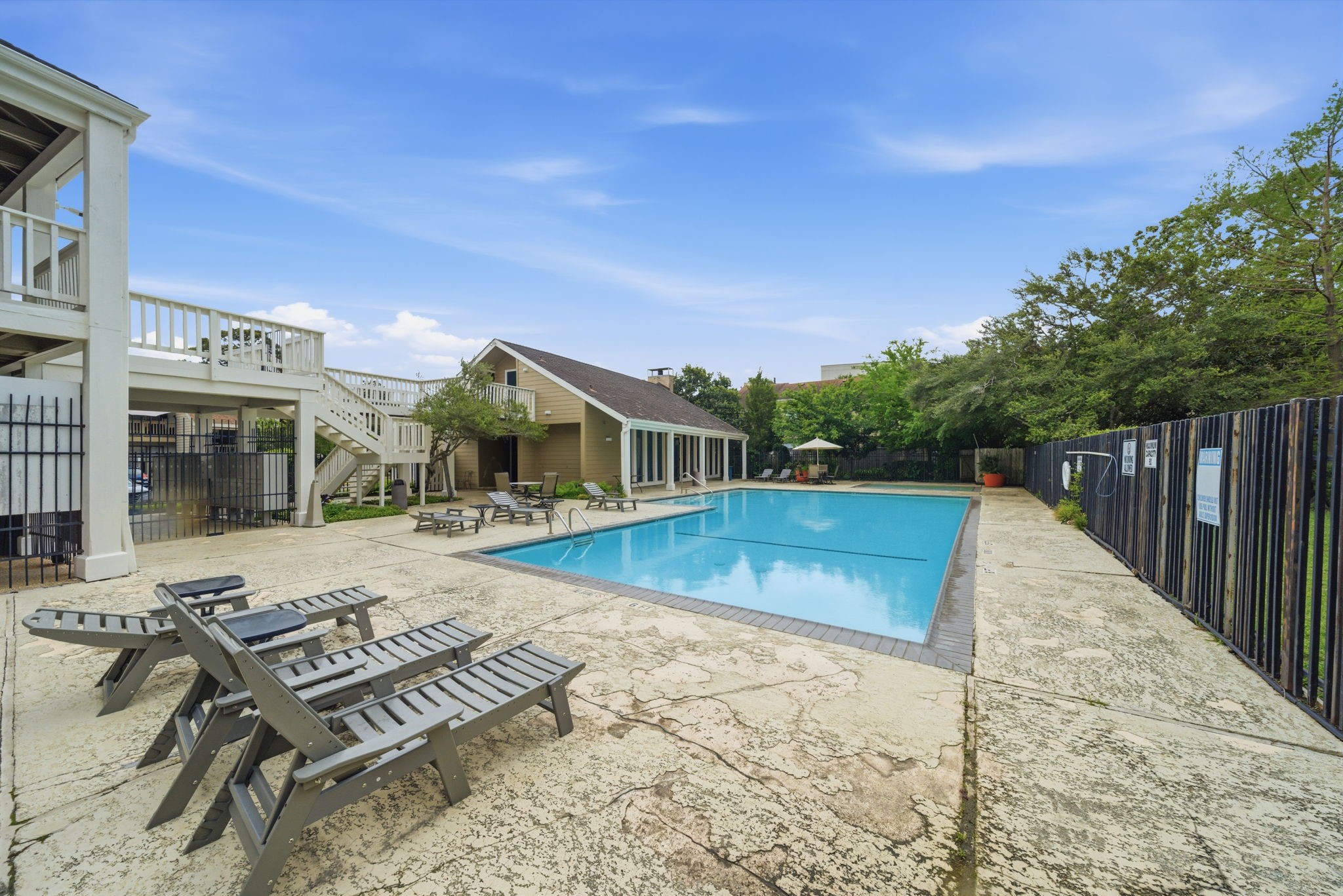 2100 Tanglewilde Street, Unit 750 Houston, TX 77063 - Photo 22 of 23 Community pool.