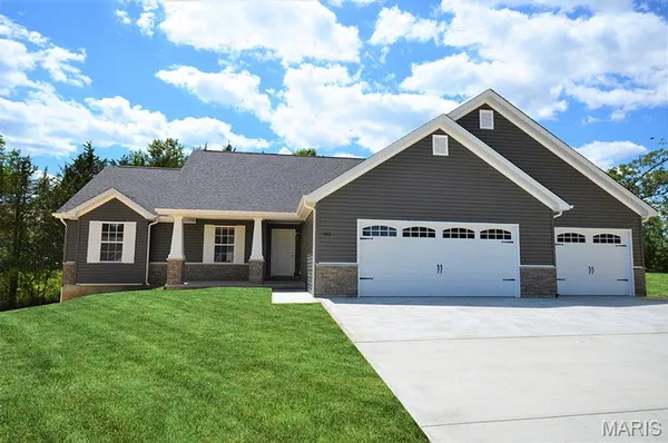 $349,855 | 802 Depot Drive, Troy, MO 63379