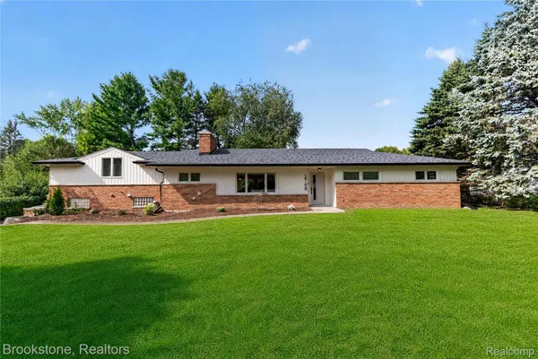 $2,900 | 2768 Hillendale Drive, Rochester, MI 48309