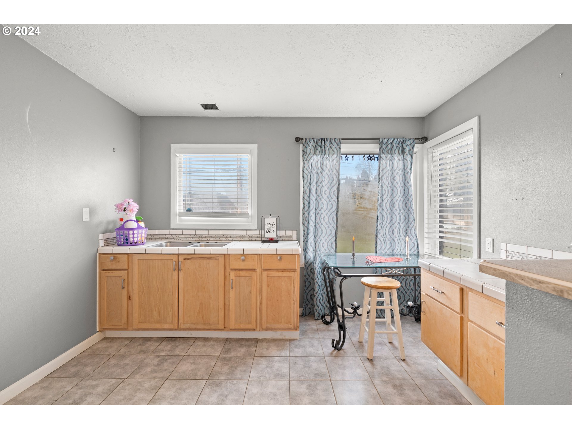 450 Southeast Hogan Road Gresham, OR 97080 - Photo 11 of 28