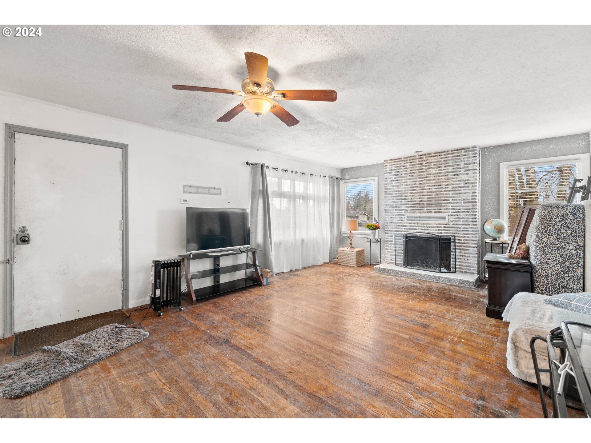 450 Southeast Hogan Road Gresham, OR 97080 - Photo 7 of 28