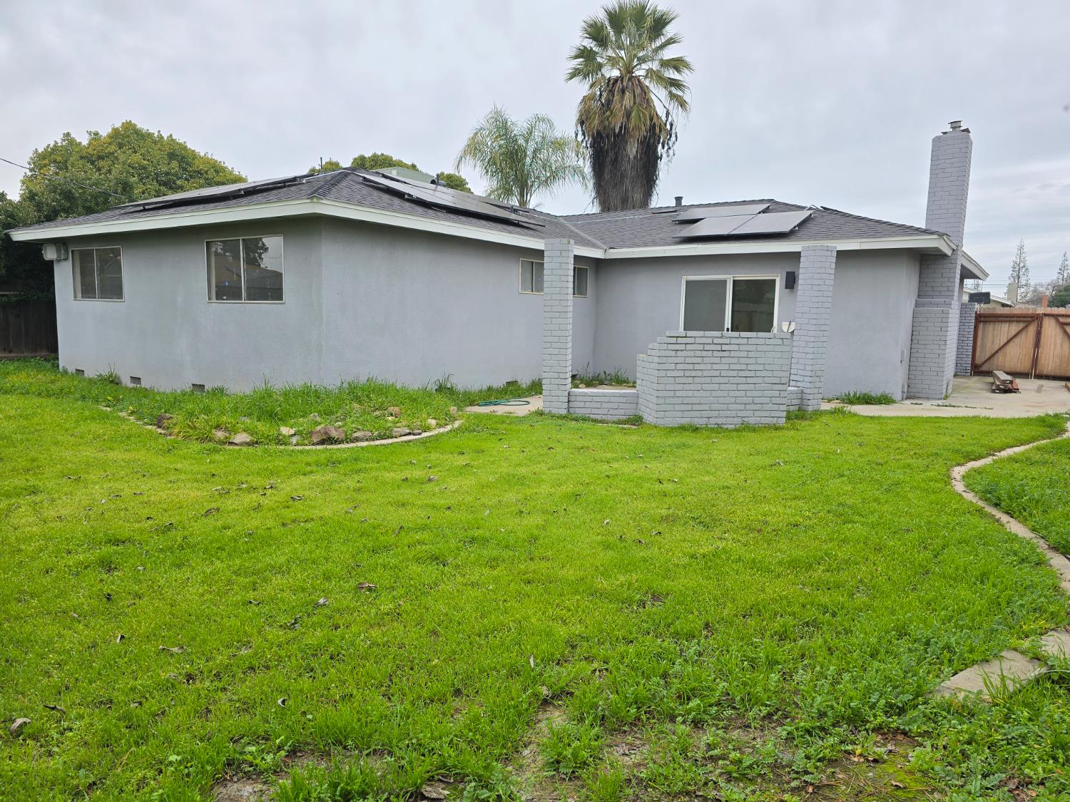 424 West Rialto Avenue Clovis, CA 93612 - Photo 16 of 21 Back yard 1 of 4 photos
