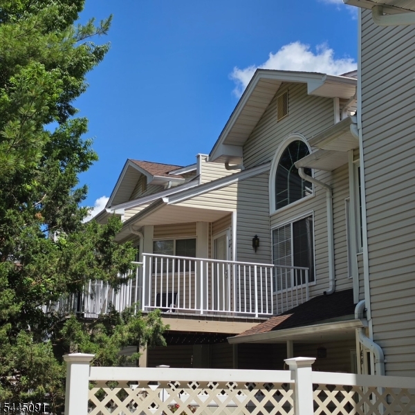70 Academy Court Bedminster, NJ 07921 - Photo 4 of 10