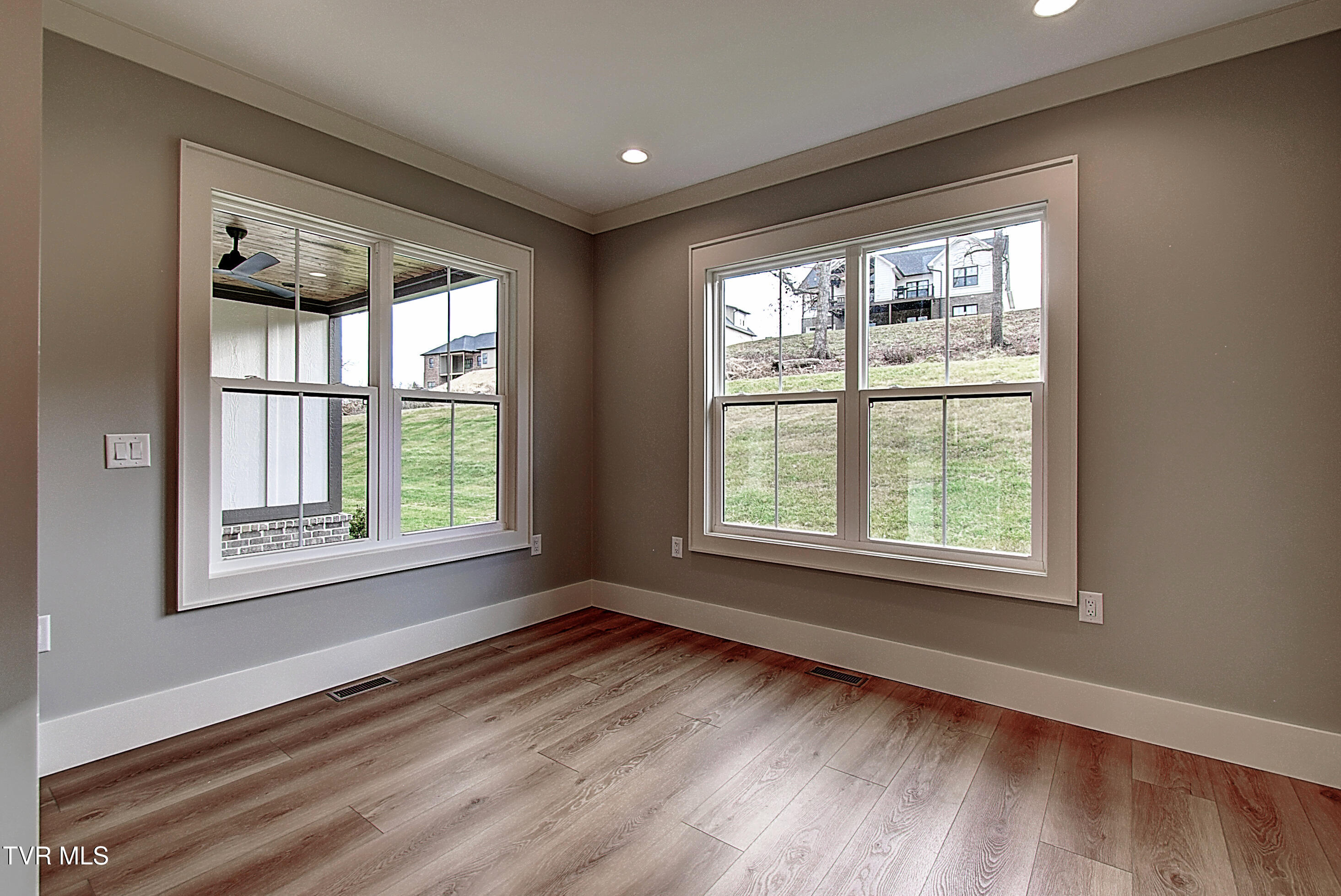 174 Boones Station Road Johnson City, TN 37615 - Photo 20 of 49 DSC_0400And8more