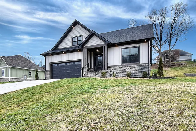 $849,900 | 174 Boones Station Road, Johnson City, TN 37615