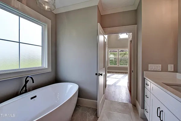 $799,900 | 174 Boones Station Road, Johnson City, TN 37615