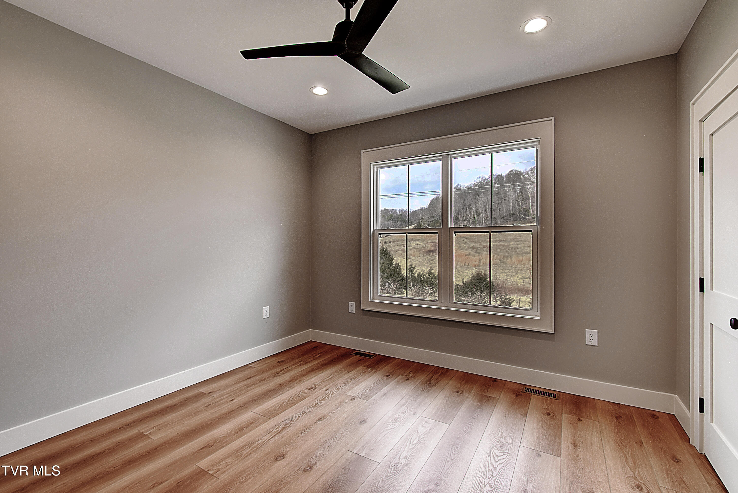 174 Boones Station Road Johnson City, TN 37615 - Photo 34 of 49 DSC_0706And8more