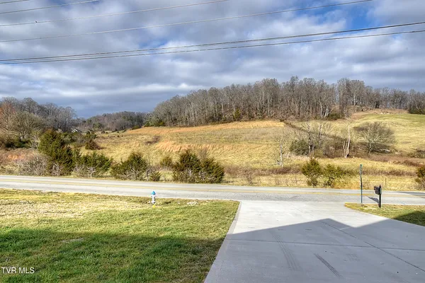 $799,900 | 174 Boones Station Road, Johnson City, TN 37615