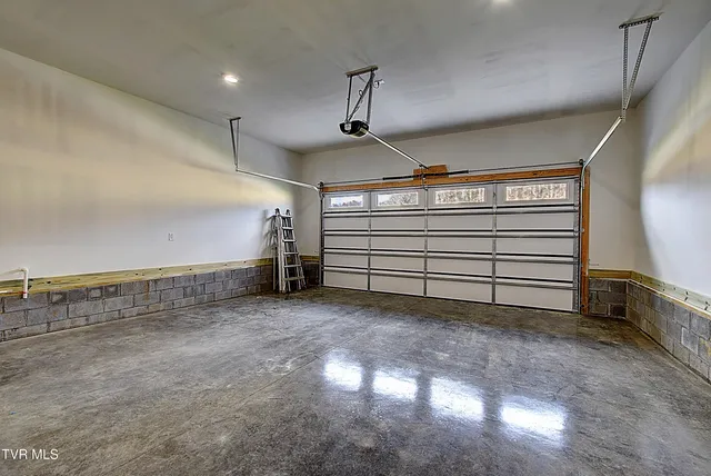 $849,900 | 174 Boones Station Road, Johnson City, TN 37615