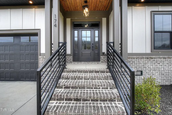 $799,900 | 174 Boones Station Road, Johnson City, TN 37615