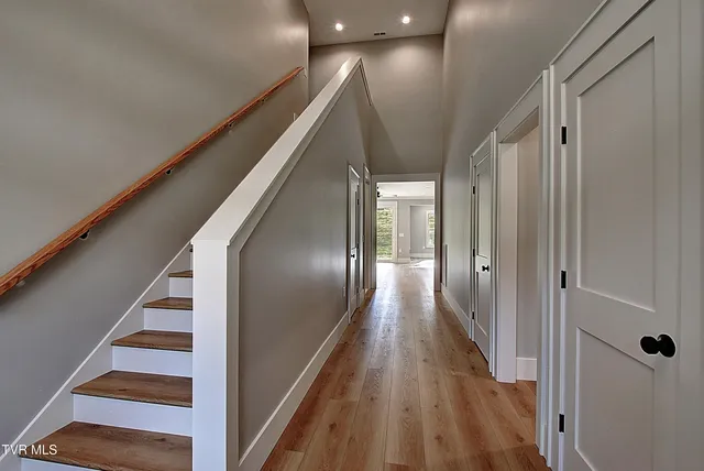 $849,900 | 174 Boones Station Road, Johnson City, TN 37615