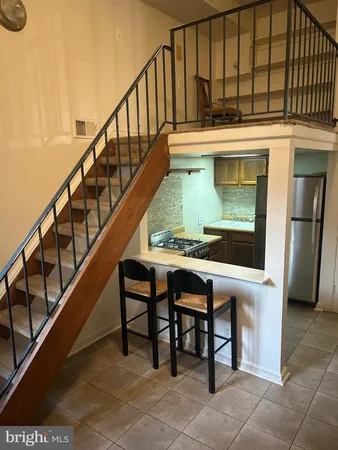 $1,300 | 38 South Carrollton Avenue, Baltimore, MD 21223