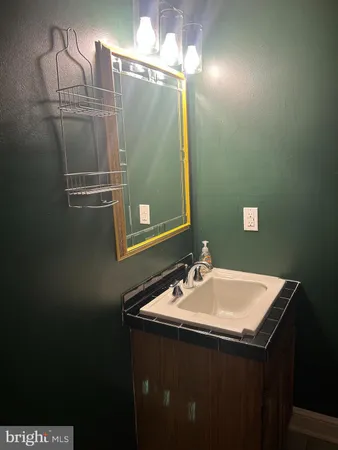 $1,300 | 38 South Carrollton Avenue, Baltimore, MD 21223