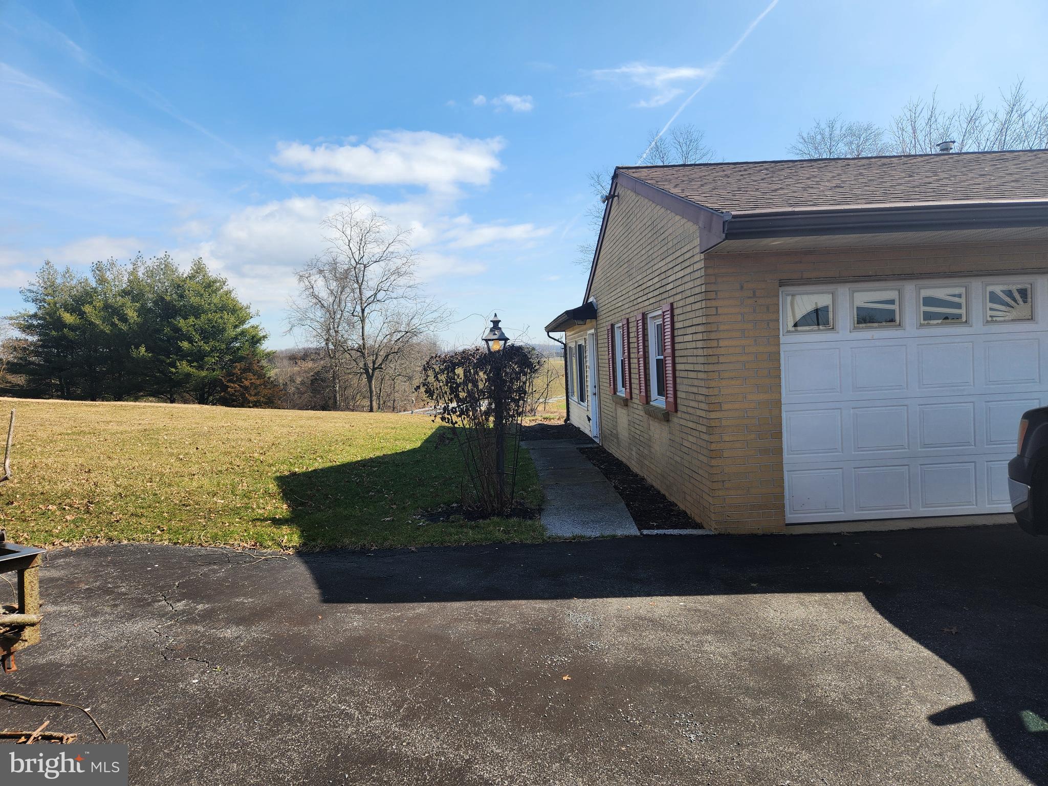 4330 Heather Road Elizabethtown, PA 17022 - Photo 4 of 15 Gallery Image 4
