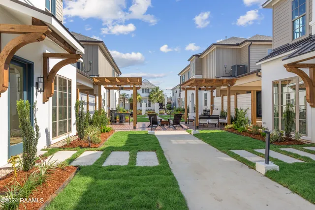 $264,000 | 115 Gaunt Lane, Unit 803, Youngsville, LA 70592