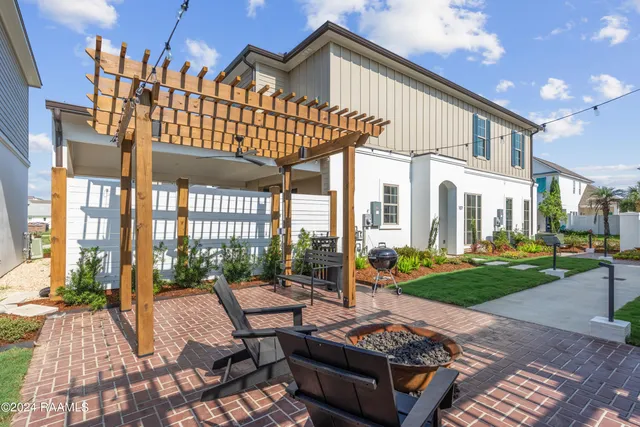 $264,000 | 115 Gaunt Lane, Unit 803, Youngsville, LA 70592