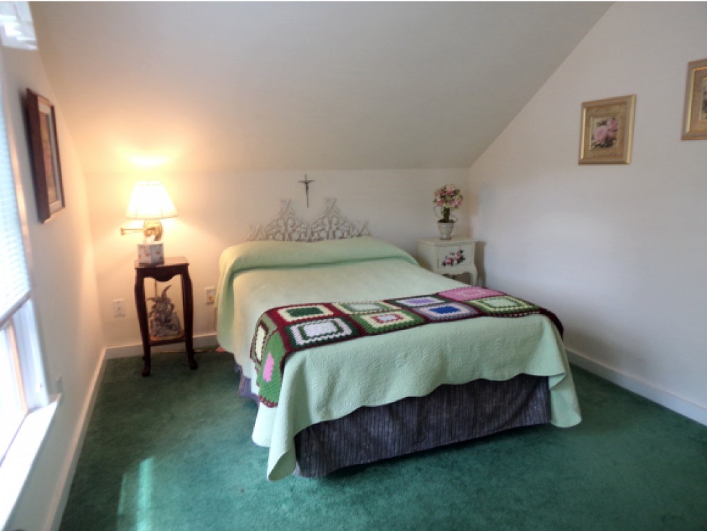 212 Prospect Street Bennington, VT 05201 - Photo 11 of 16 Gallery Image 11
