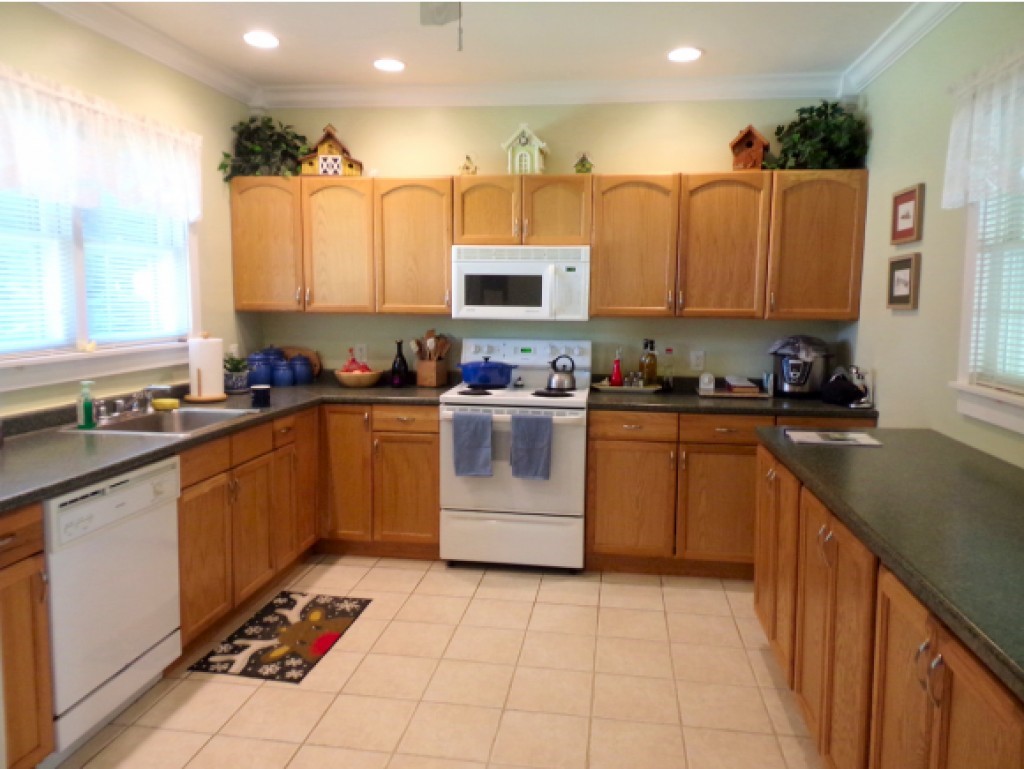 212 Prospect Street Bennington, VT 05201 - Photo 8 of 16 Gallery Image 8