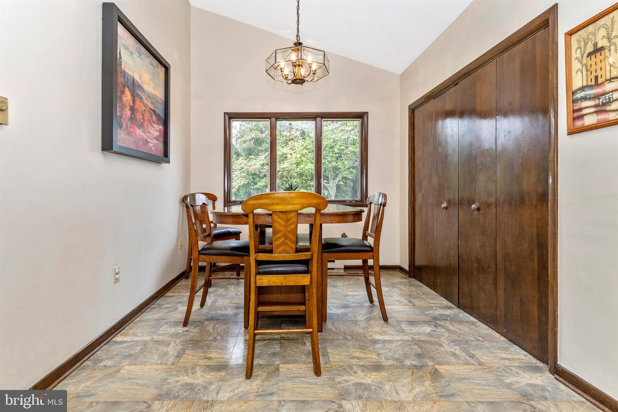 2812 Monument Road Myersville, MD 21773 - Photo 15 of 49 Breakfast Area