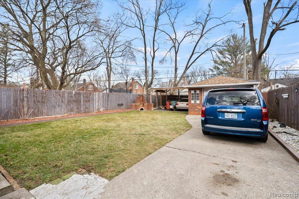 19496 Huntington Road Detroit, MI 48219 - Photo 7 of 31