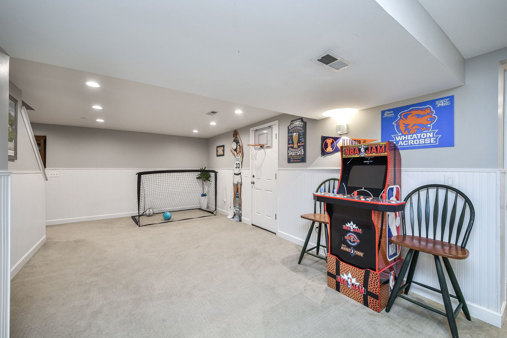 75 Hawkins Circle Wheaton, IL 60189 - Photo 35 of 45 a view of a livingroom with furniture and a couch