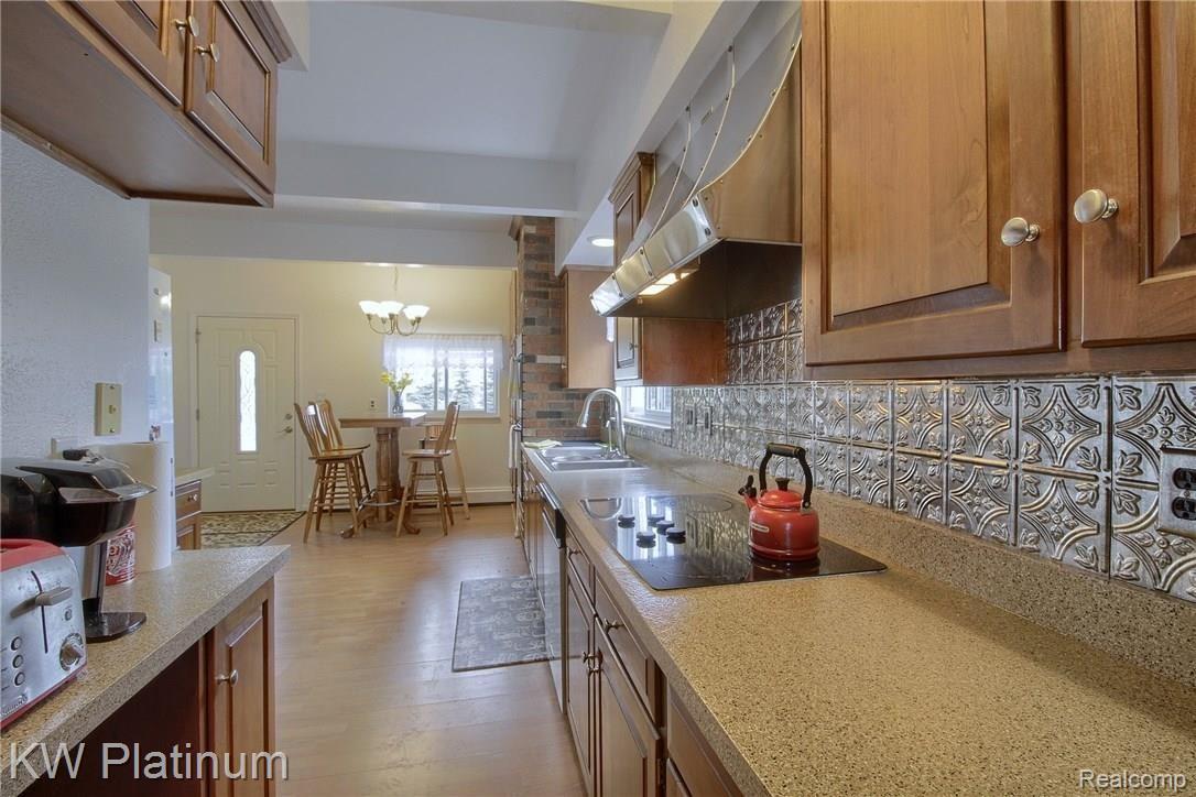 53565 County Line Road New Baltimore, MI 48047 - Photo 10 of 35 Kitchen_2nd_View.jpg