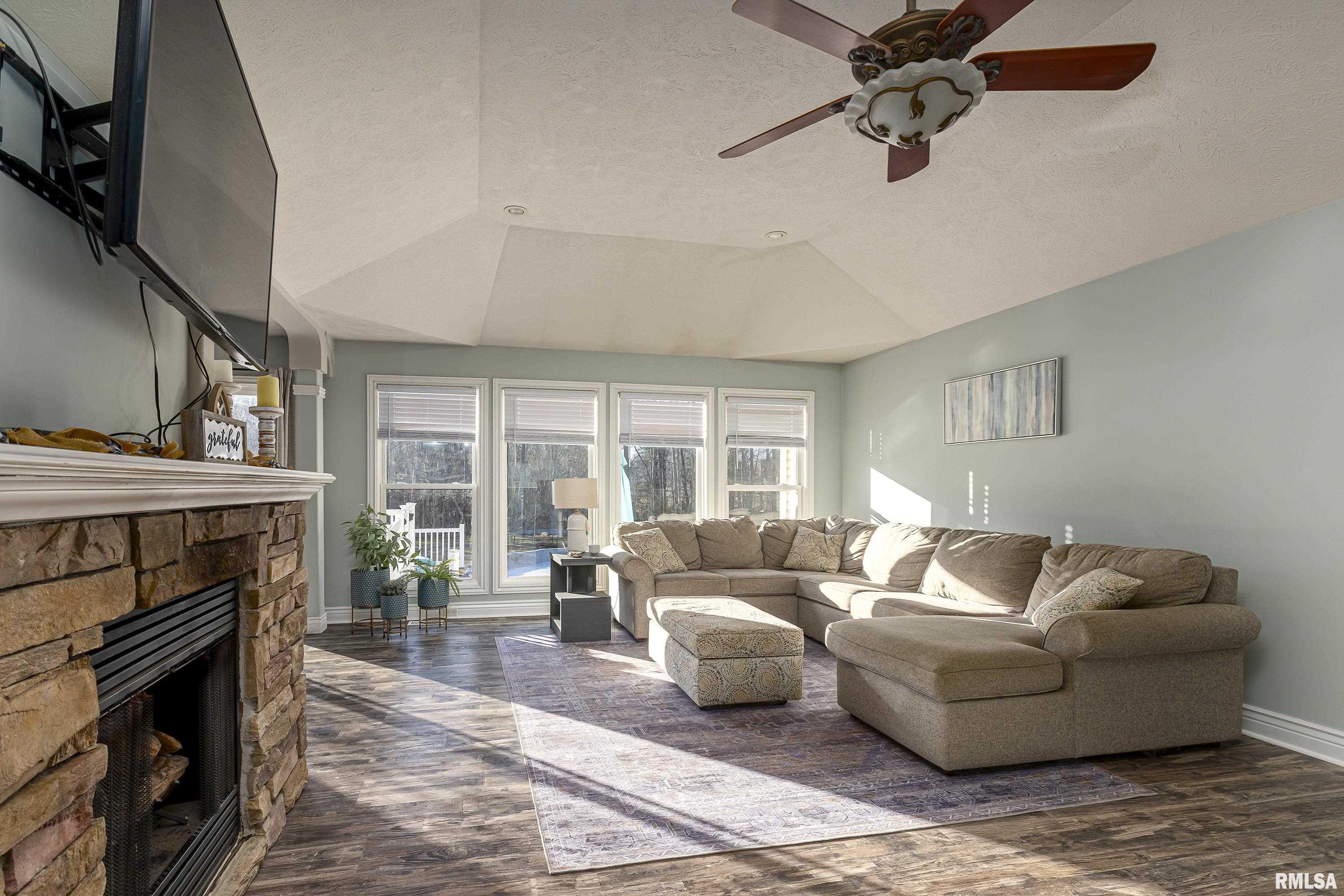 11674 Hafer Road Carterville, IL 62918 - Photo 6 of 56 Gallery Image 6