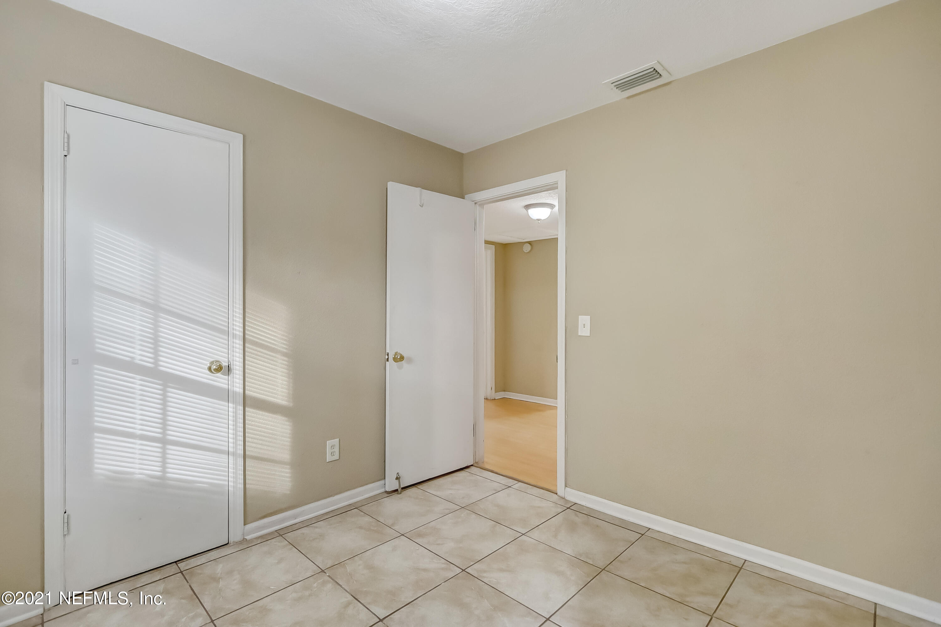 5207 Sunderland Road Jacksonville, FL 32210 - Photo 15 of 23