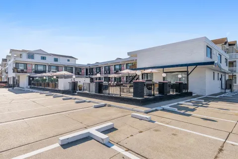 $289,000 | 2101 Surf Avenue, Unit 105, North Wildwood, NJ 08260