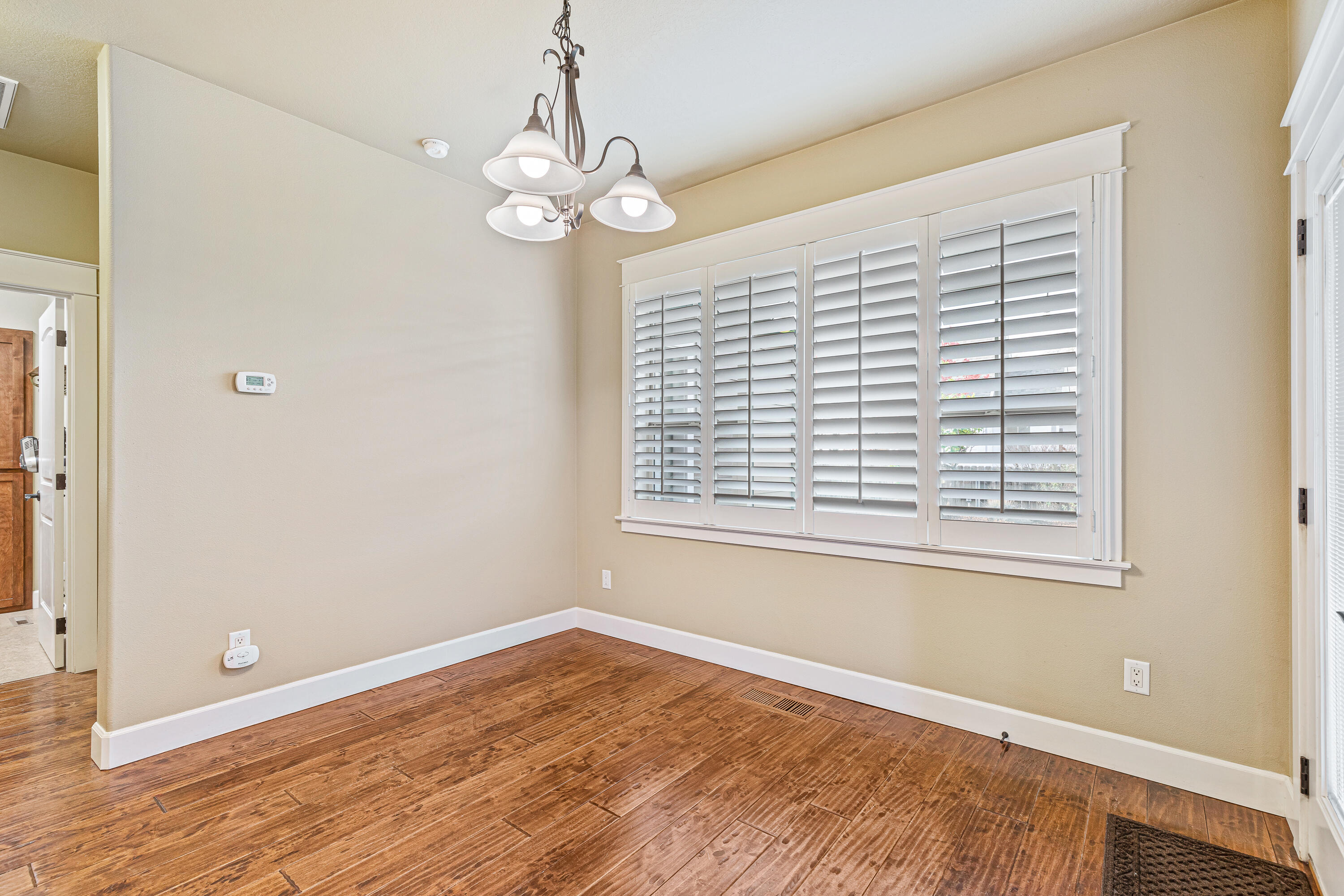 817 Buck Point Street Central Point, OR 97502 - Photo 37 of 47 9R9A9912