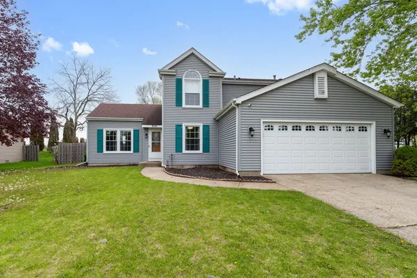 $370,000 | 514 Brookwood Trail, McHenry, IL 60050
