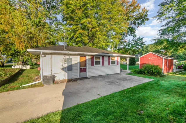 $285,000 | 6215 Lake Street, Newaygo, MI 49337