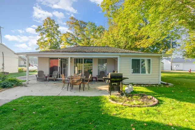 $285,000 | 6215 Lake Street, Newaygo, MI 49337